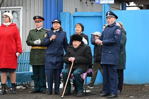 Кадеты Кызылского ПКУ поздравили ветерана Великой Отечественной войны Георгия Абросимова с 99-летием