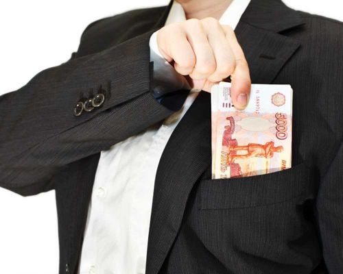 Отец, лишенный родительских прав, присвоил себе детские выплаты