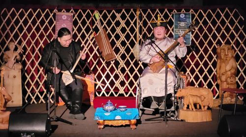 Тоол уран чүүлү: тыва маадырлыг тоолдар ыдып…