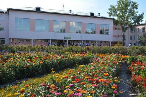 У школы номер три Кызыла приостановили лицензию