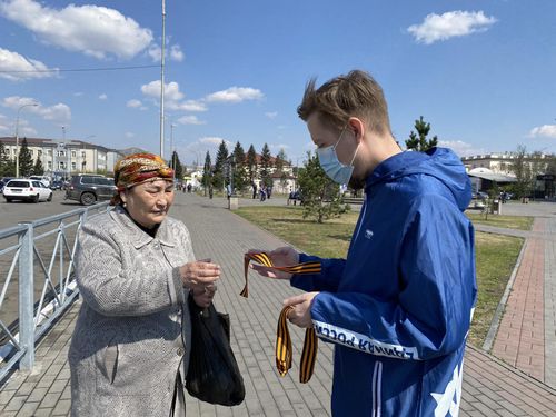 Акция «Георгиевская ленточка» от волонтеров «ЕДИНОЙ РОССИИ»