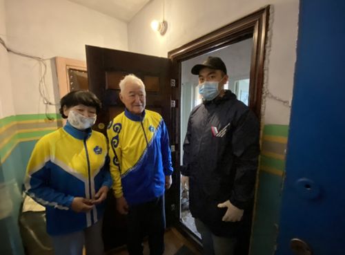 Активисты ОНФ доставили ветеранам спорта и спортсменам-инвалидам Тывы продукты от Олимпийского совета