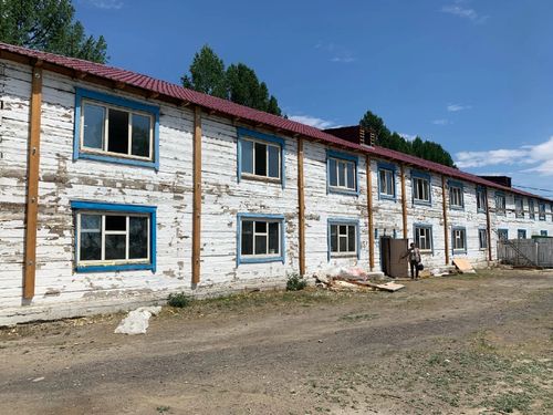 В селе Алдан-Маадыр проводят капремонт местной школы