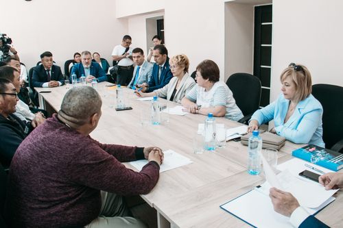 Федерация Чөвүлелиниң төлээлери Тывада келген