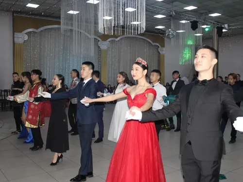 Зимний студенческий бал