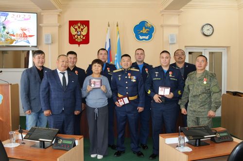 В Туве чествовали участников специальной военной операции и добровольцев