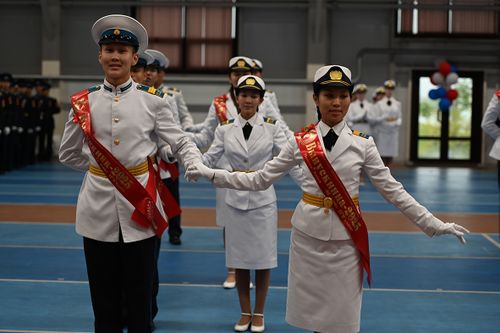 Кадеттерге сөөлгү коңга