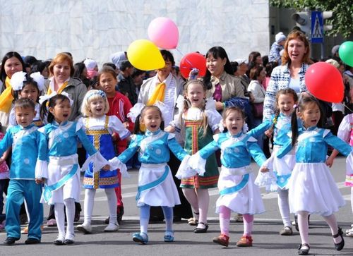 Жители Тувы о Международном дне защиты детей и мерах государственной поддержки