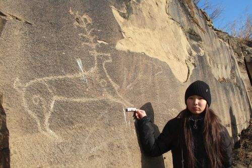 Школьники села Ээрбек познакомились с работой археолога