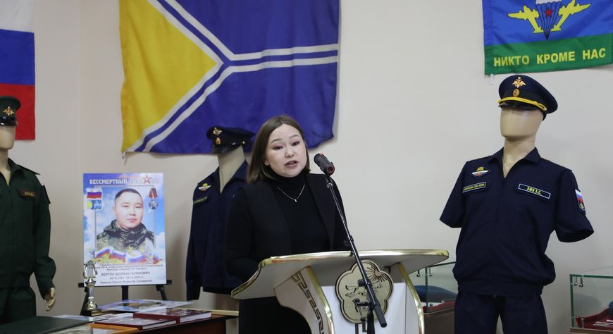 В Туве открылась выставка «СВОи Герои», посвящённая участникам спецоперации