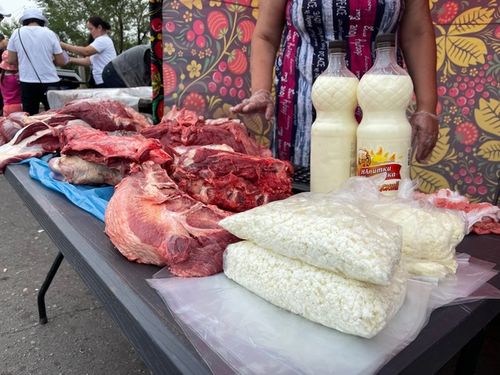 11 фермеров из семи районов привезли свою продукцию на новый сельхозрынок