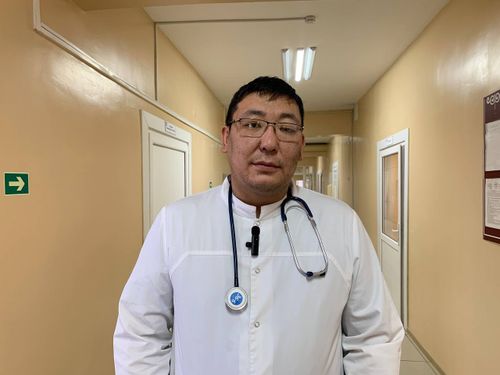 Кежик Домбаа: Молодым врачам лучше работать с наставниками