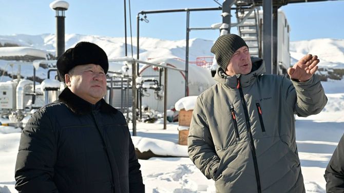 Владислав Ховалыг посетил производственные предприятия в Туве