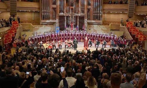 Полпред посетил концерт Кубанского казачьего хора, приуроченный к 80-летию Победы в Великой Отечественной войне