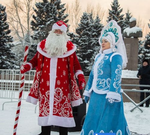 Сегодня состоялось торжественное открытие самой Главной елки республики