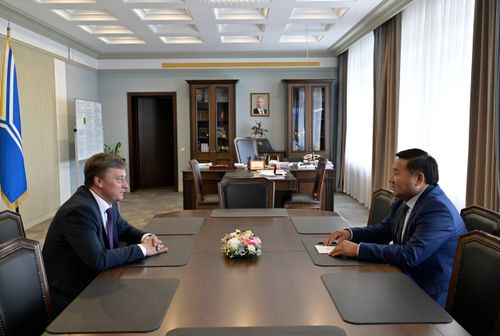 Глава Тувы встретился с заместителем полпреда Президента РФ в СФО