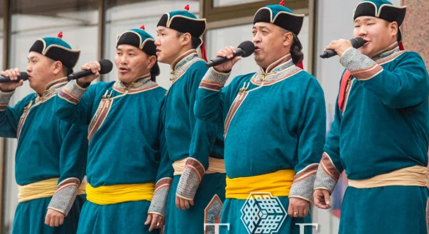 Народов много - Родина одна!