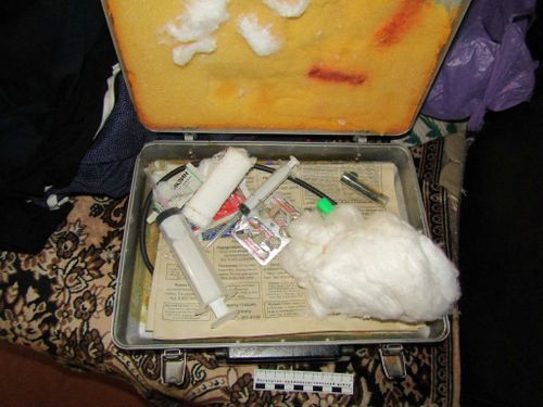 Наркоман из Танды устроил притон у себя дома