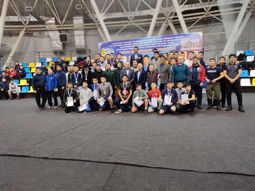 Салым-чаяанныг тренерниң байырлалы