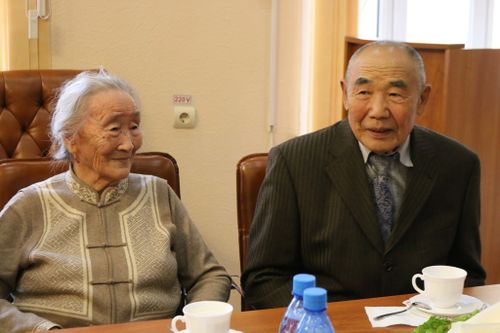 Верховный Хурал организовал встречу с ветеранами законодательного органа власти республики