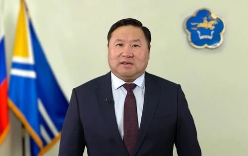 Владислав Ховалыг поздравил жителей региона с Днем Государственного флага Республики Тыва