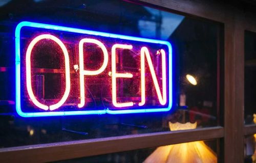 Семь заведений Тувы нарушали ограничительный режим