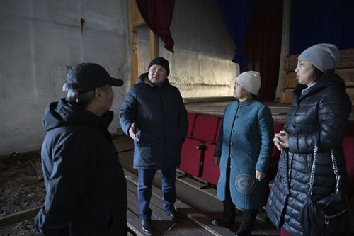 Владислав Ховалыг национал төлевилелдер күүселдези-биле Эрзин база Тес-Хем кожууннарда чаарттынган социал объектилерге четкен