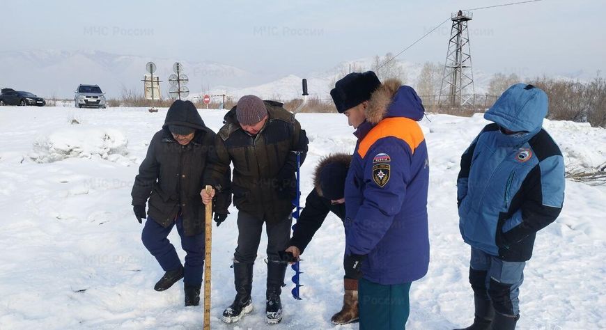 В Туве введены ограничения грузоподъёмности для ледовой переправы «Эйлиг-Хем»