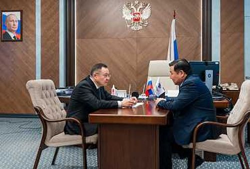 Министр строительства и ЖКХ РФ Ирек Файзуллин провел рабочую встречу с врио главы республики Тыва Владиславом Ховалыгом