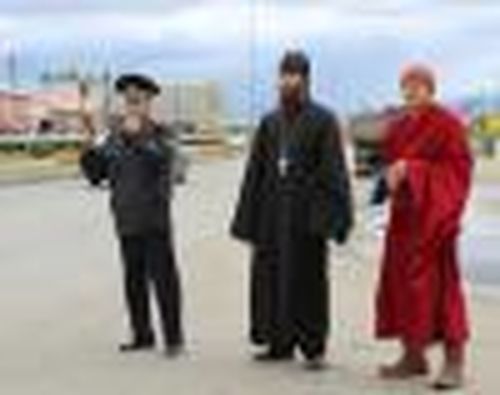 ИНСПЕКТОРЫ В РЯСЕ