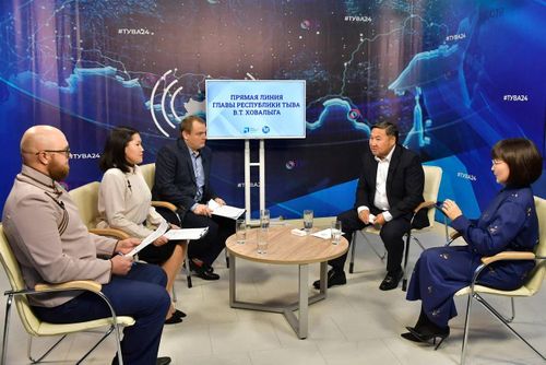 Жители Тувы продолжают отправлять вопросы в адрес Главы Тувы после прямой линии