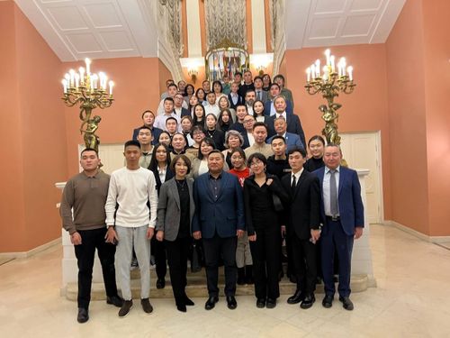 Глава Тувы Владислав Ховалыг встретился с земляками, проживающими в  Москве и Санкт-Петербурге