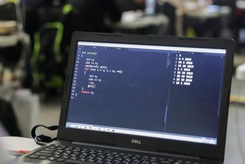 Дмитрий Чернышенко поручил подготовить меры по защите Рунета