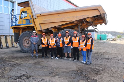 Тувинская горнорудная компания ознакомила ветеранов СВО с условиями труда в предприятии