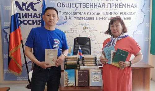 «Единая Россия» установит в общественных местах  стеллажи в рамках акции «Книги - Донбассу»