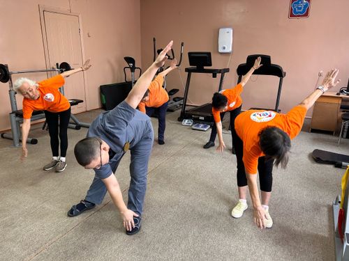 Активисты проекта «Старшее поколение» партии «Единая Россия» занялись гимнастикой