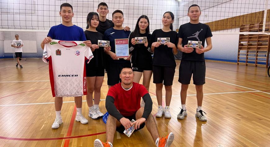 Команда из Тувы завоевала серебро на турнире по волейболу среди команд-землячеств Сибири