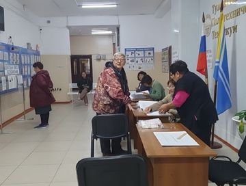 Явка избирателей на дополнительных выборах в Республике Тыва по состоянию на 15:00 составила 27,14%