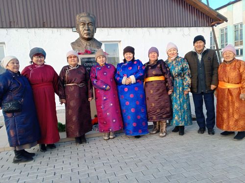 Өгбевис чогаалчыга мөгейиг