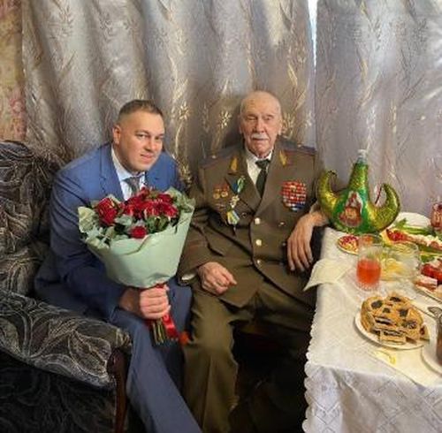 Музыкант оркестра Тувинской народно-революционной армии Петр Иванков отмечает 95-летие