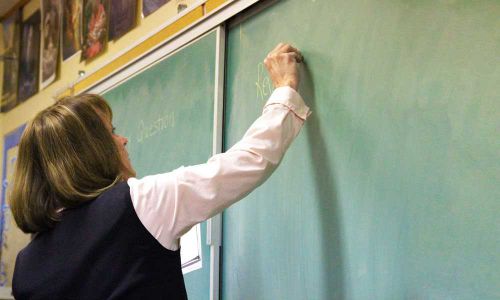 5 тысяч рублей для учителей – надбавка классным руководителям