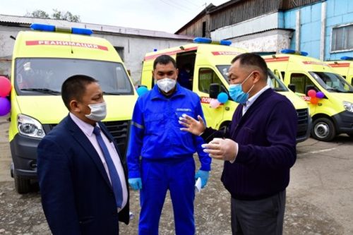 И ПОДНЯТЬ НАСТРОЕНИЕ МЕДИКАМ