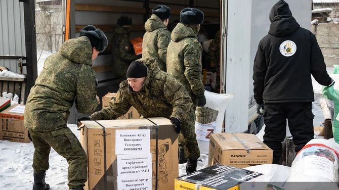 «Всё для Победы»: колонна с 50 тоннами гуманитарного груза отправилась из Кызыла на фронт