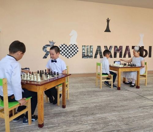 Бии-Хемниң бичии шыдыраачыларын илереткен