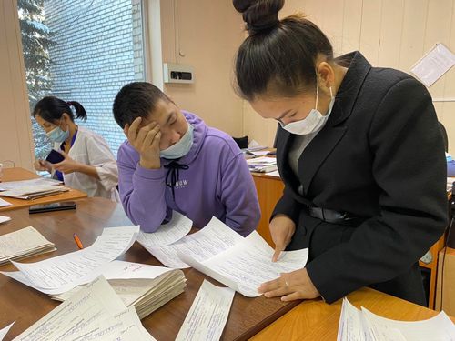 Волонтёры Тувы помогают медикам в борьбе с Covid-19