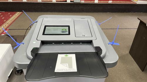 Организаторы выборов показали, как хранятся бюллетени