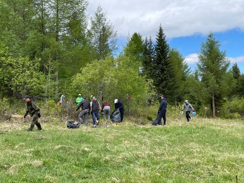 В Туве в День эколога повсеместно проходят субботники