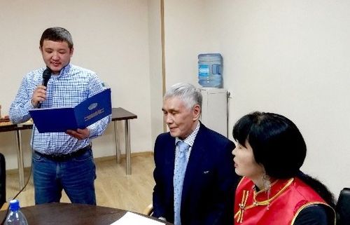 Тываның чогаалчылар эвилелинден саналдарны манап турар