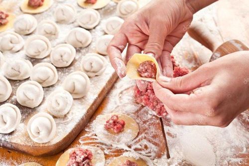 Лепим пельмени всей Тувой