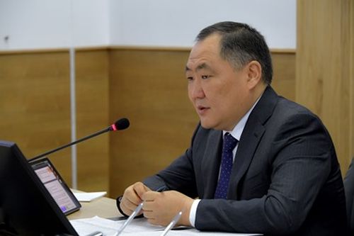 ГЛАВА ТУВЫ ШОЛБАН КАРА-ООЛ ГОТОВИТСЯ ВЫЙТИ НА РАБОТУ